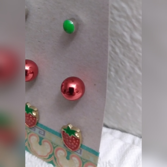 Strawberry Earring Set - Picture 3 of 6